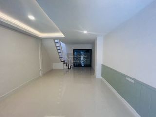 For sale 3 bedrooms townhouse in Pak Kret, Nonthaburi