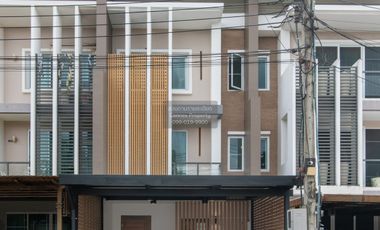 Casa adosada en venta de 3 habitaciones en Lak Si, Bangkok