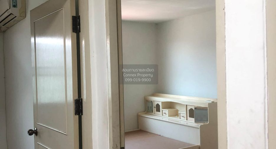 For sale 4 bedrooms townhouse in Nong Khaem, Bangkok