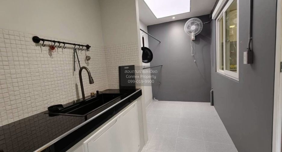 For sale 3 bedrooms townhouse in Thung Khru, Bangkok