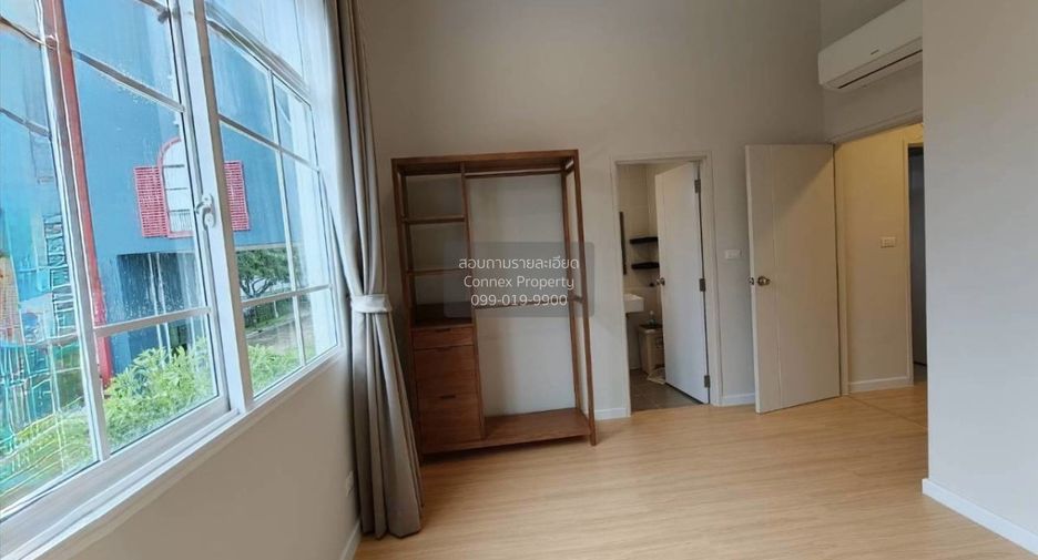 For sale 3 bedrooms townhouse in Thung Khru, Bangkok