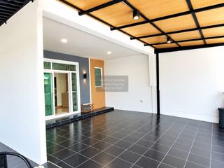 À vendre 4 chambres maison de ville à Bang Yai, Nonthaburi