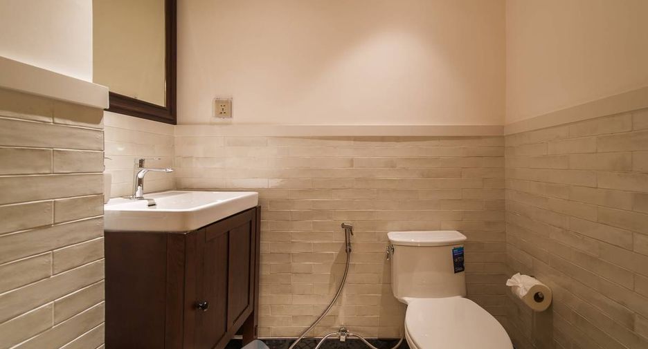 For rent 1 bed condo in Phaya Thai, Bangkok