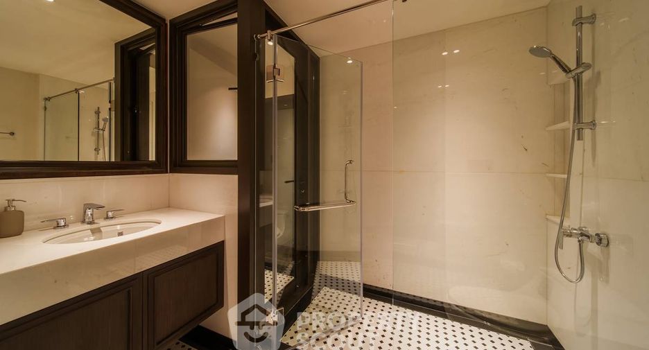 For rent 1 bed condo in Phaya Thai, Bangkok