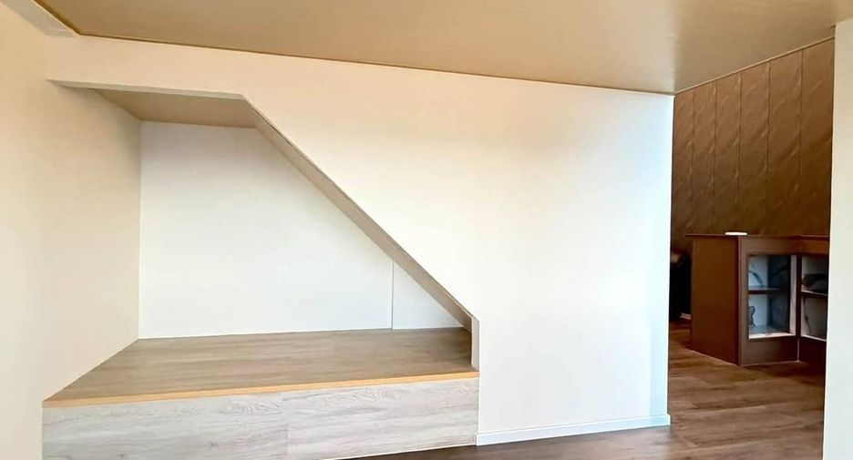 For rent 2 bedrooms condo in Khan Na Yao, Bangkok