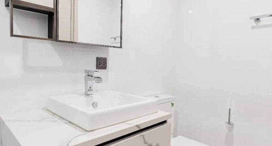 For rent 1 bed condo in Phra Khanong, Bangkok
