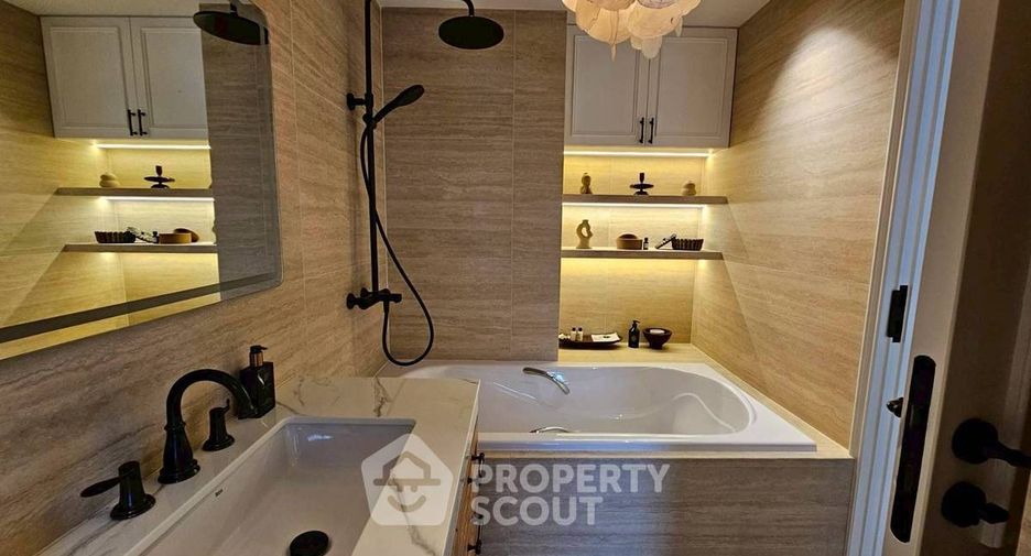 For rent 3 bedrooms condo in Watthana, Bangkok