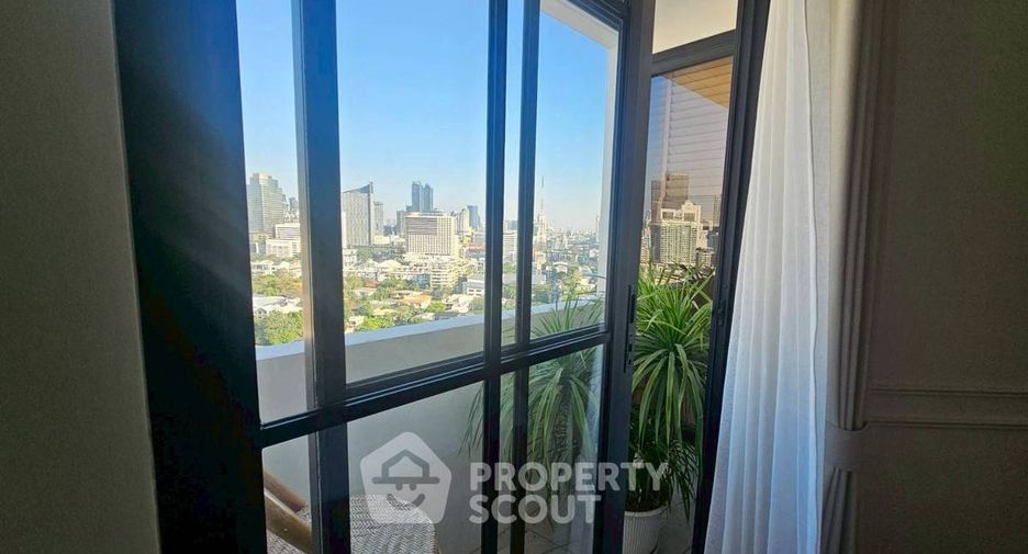 For rent 3 bedrooms condo in Watthana, Bangkok
