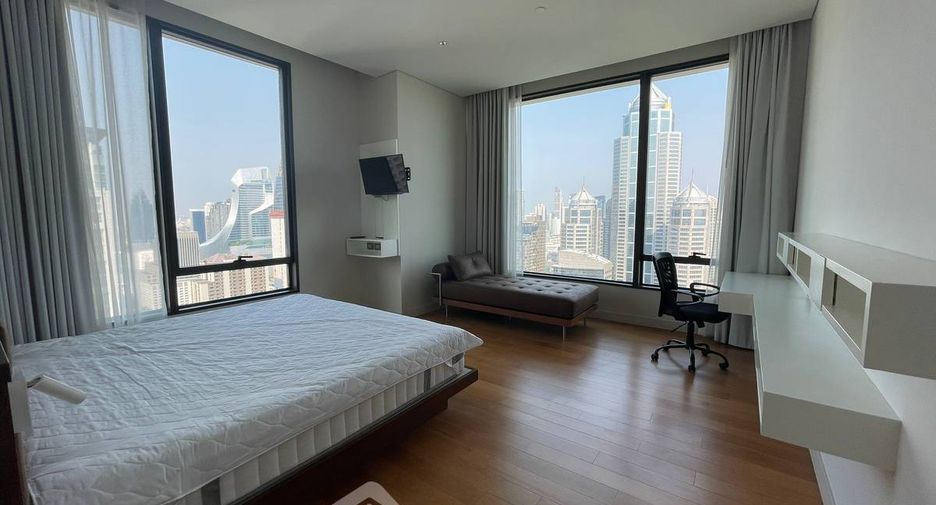 For rent 2 bedrooms condo in Pathum Wan, Bangkok