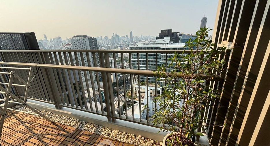 For rent 2 bedrooms condo in Watthana, Bangkok