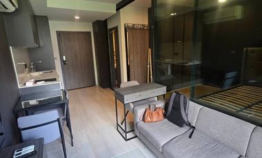 Condo en alquiler de 1 habitaciones en Khlong Toei, Bangkok