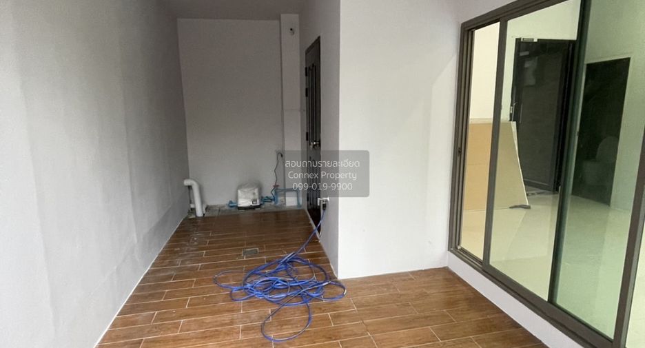 For rent 3 bedrooms townhouse in Pak Kret, Nonthaburi