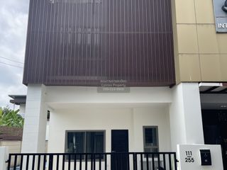 For rent 3 bedrooms townhouse in Pak Kret, Nonthaburi