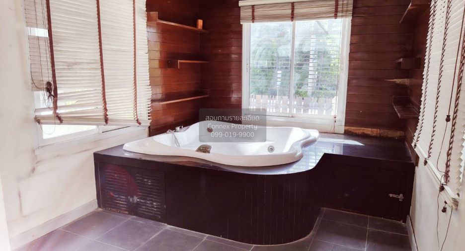 For rent 6 bedrooms house in Bang Khun Thian, Bangkok
