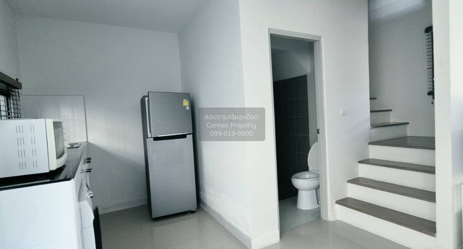 For rent 3 bedrooms townhouse in Khlong Luang, Pathum Thani