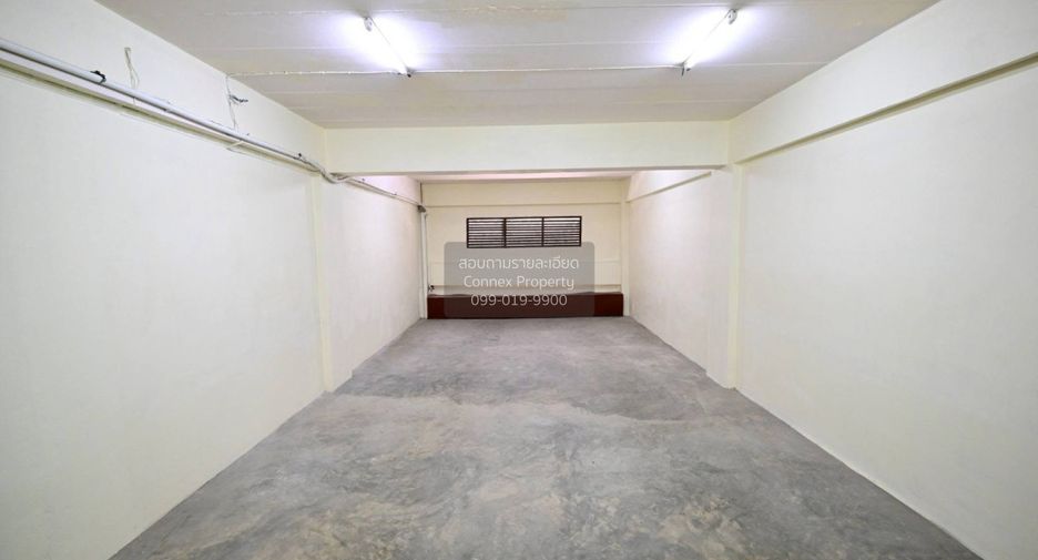 For rent 2 bedrooms retail Space in Bang Khun Thian, Bangkok