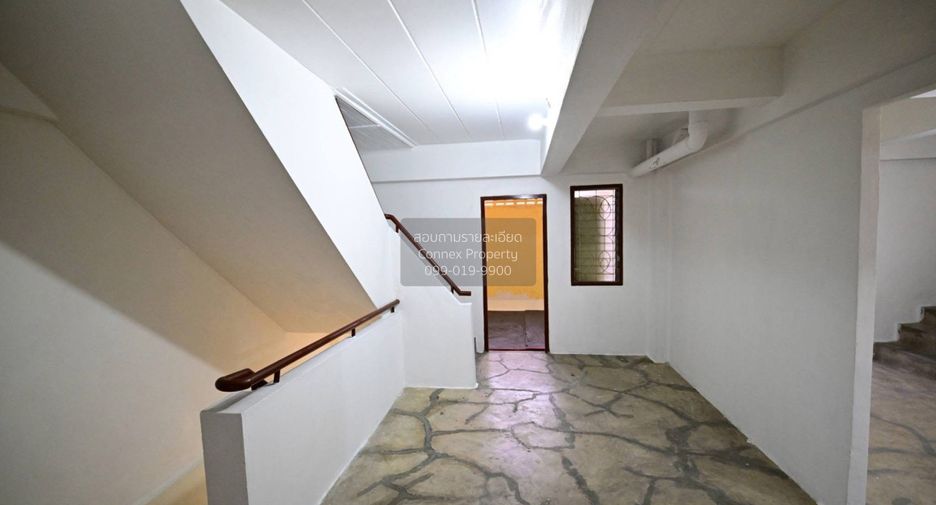 For rent 2 bedrooms retail Space in Bang Khun Thian, Bangkok