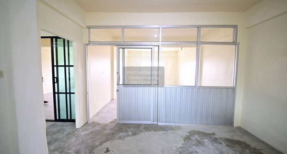 For rent 2 bedrooms retail Space in Bang Khun Thian, Bangkok