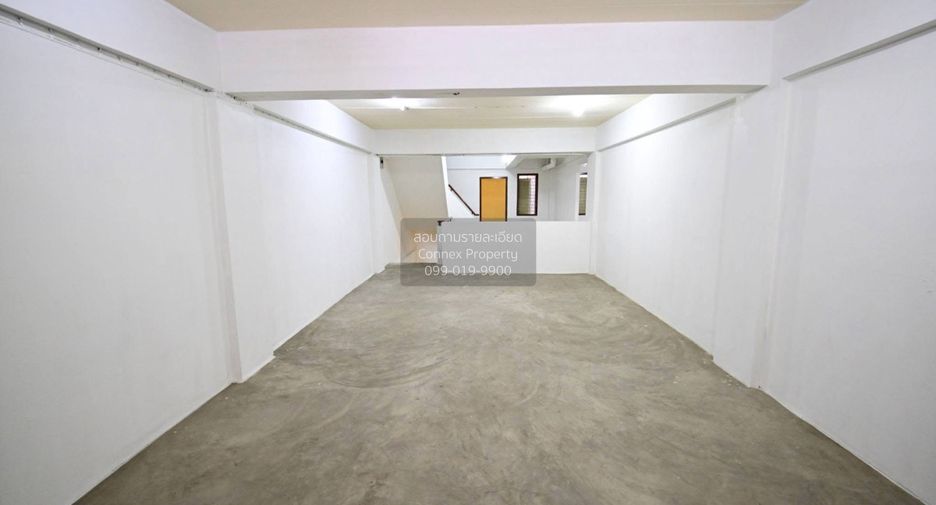 For rent 2 bedrooms retail Space in Bang Khun Thian, Bangkok