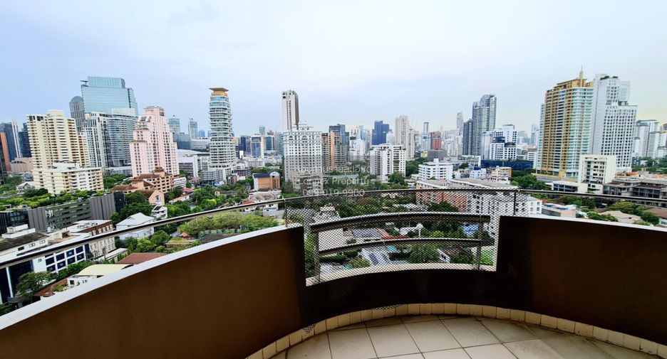 For rent 3 bedrooms condo in Watthana, Bangkok