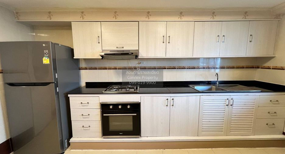 For rent 3 bedrooms condo in Watthana, Bangkok