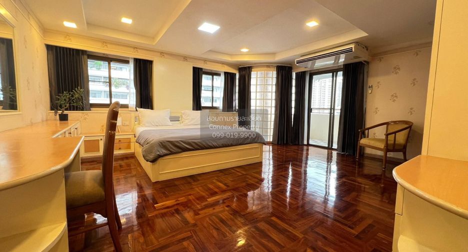 For rent 3 bedrooms condo in Watthana, Bangkok