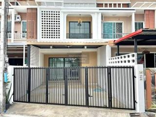 Casa adosada en alquiler de 3 habitaciones en Mueang Phuket, Phuket