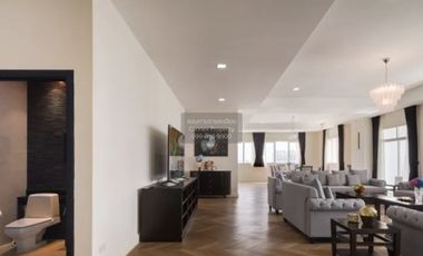 For rent 4 bedrooms apartment in Watthana, Bangkok