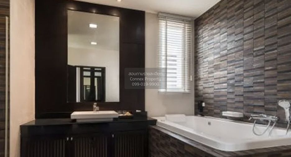 For rent 4 bedrooms apartment in Watthana, Bangkok
