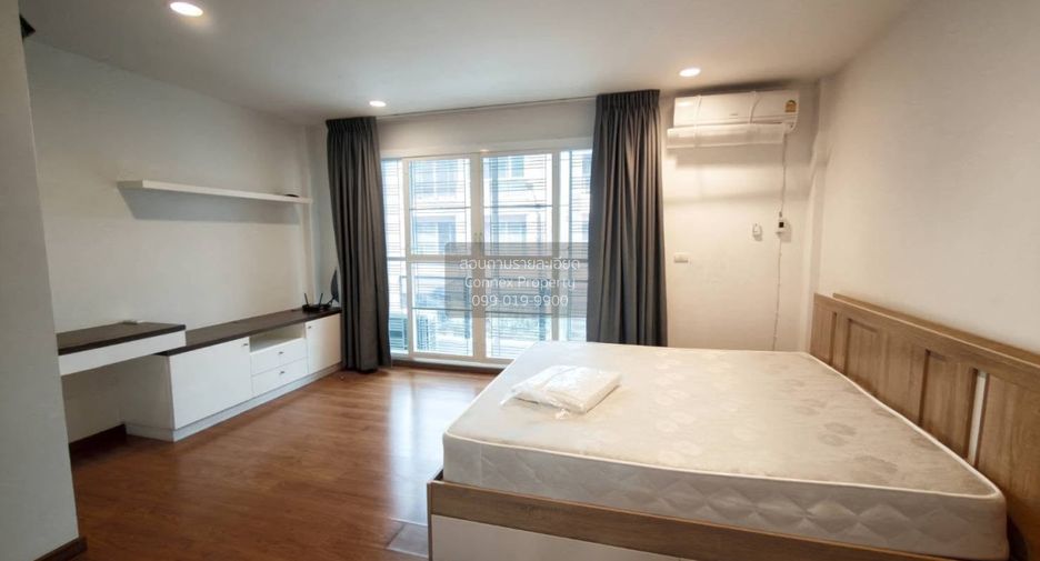 For rent 3 bedrooms townhouse in Chom Thong, Bangkok