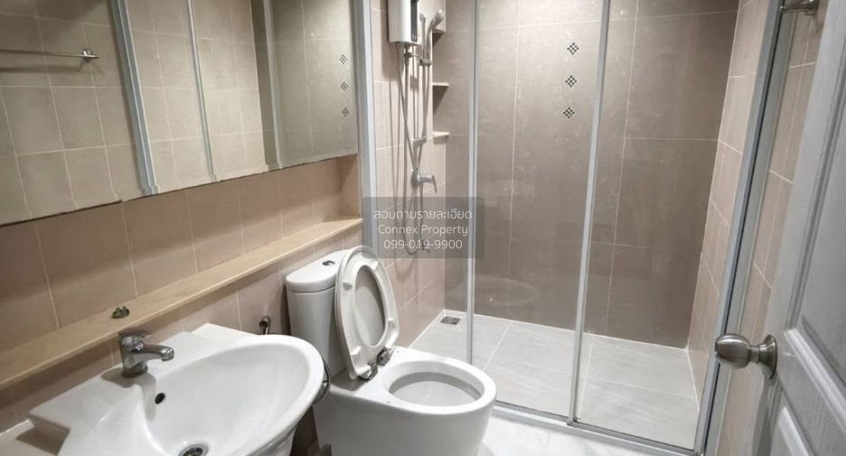 For rent 3 bedrooms townhouse in Chom Thong, Bangkok