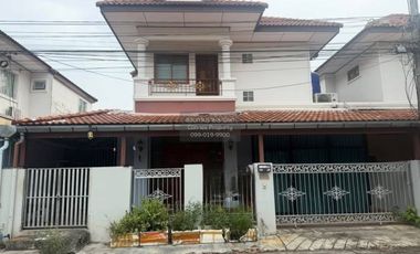 For rent 3 bedrooms townhouse in Mueang Phuket, Phuket