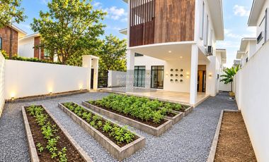 For rent 3 bedrooms house in Mueang Phuket, Phuket