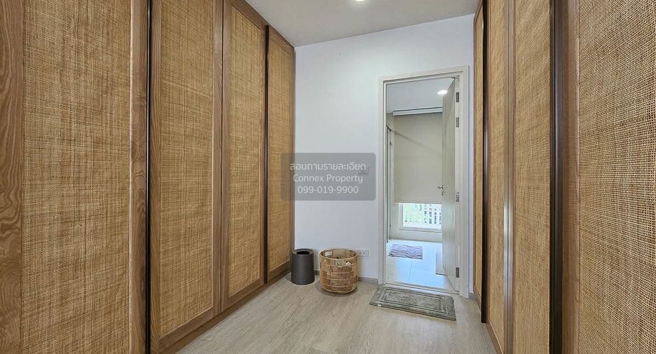 For rent 3 bedrooms townhouse in Saphan Sung, Bangkok