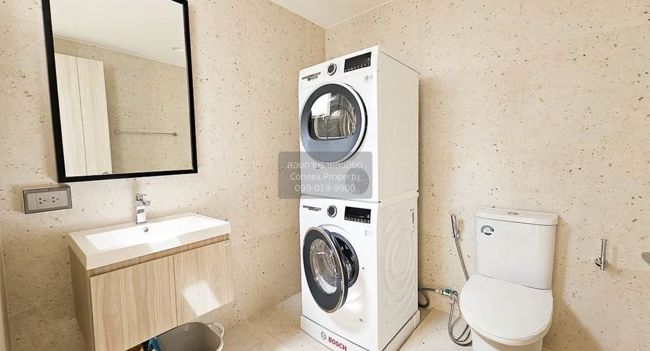 For rent 3 bedrooms townhouse in Saphan Sung, Bangkok