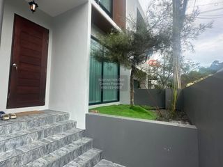 For rent 2 bedrooms townhouse in Mueang Phuket, Phuket