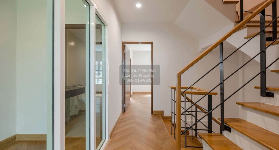 For rent 4 bedrooms townhouse in Lat Phrao, Bangkok