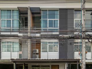 For rent 4 bedrooms townhouse in Lat Phrao, Bangkok