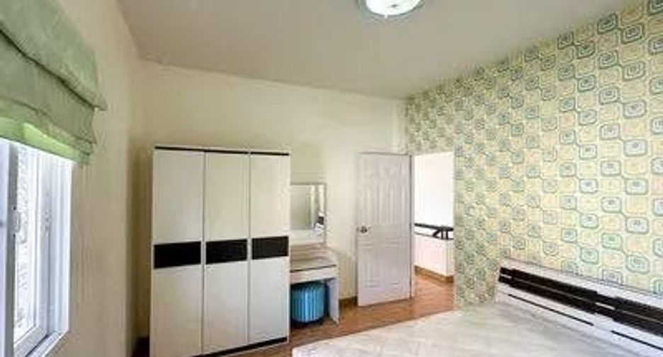 For rent 3 bedrooms house in Saraphi, Chiang Mai