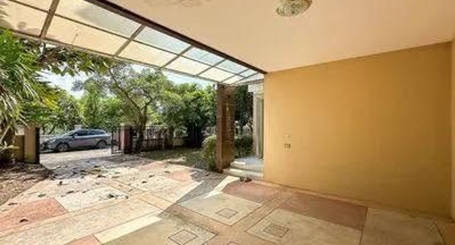 For rent 3 bedrooms house in Saraphi, Chiang Mai