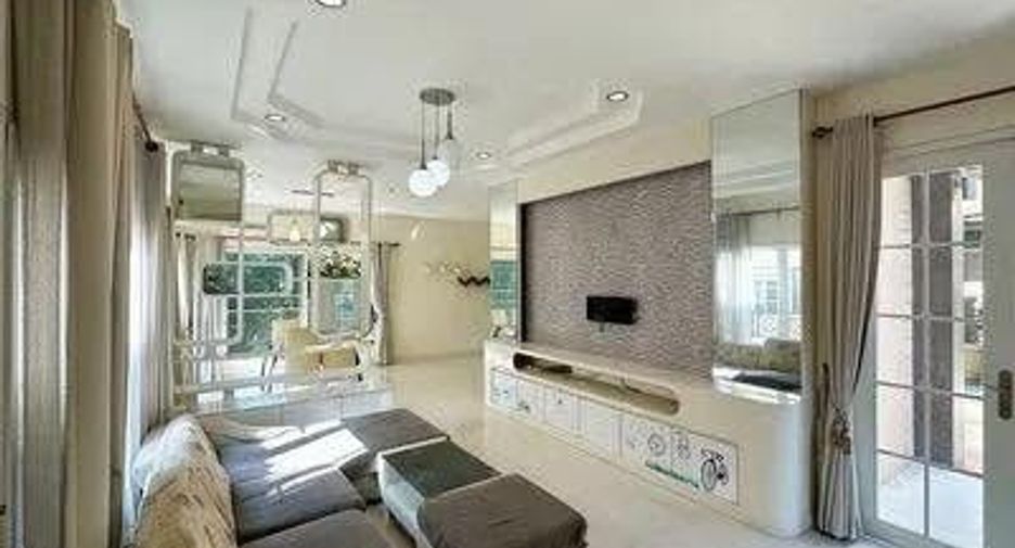 For rent 3 bedrooms house in Saraphi, Chiang Mai