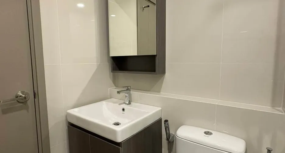 For rent 1 bed condo in Phra Khanong, Bangkok