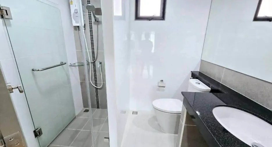 For rent 3 bedrooms house in Saraphi, Chiang Mai