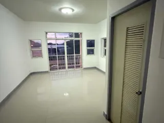 For rent 3 bedrooms townhouse in Saraphi, Chiang Mai