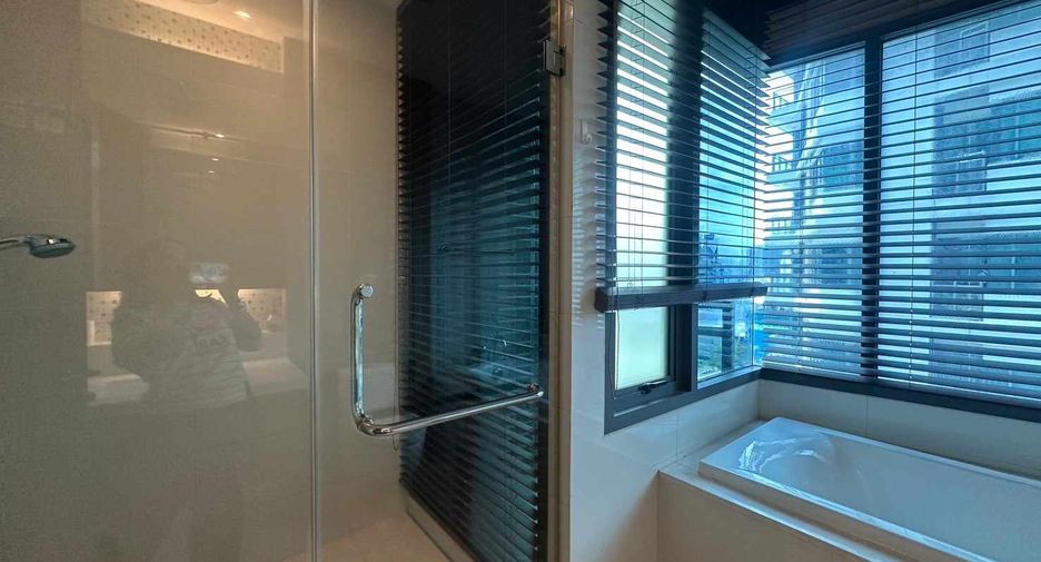 For rent 1 bed condo in Khlong Toei, Bangkok