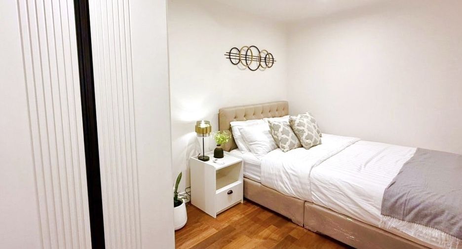 For rent 3 bedrooms condo in Watthana, Bangkok
