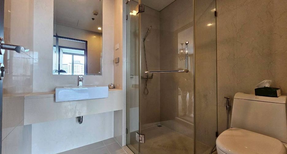 For rent 2 bedrooms condo in Khlong Toei, Bangkok
