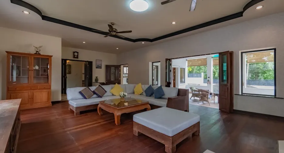 For rent 5 bedrooms villa in Kathu, Phuket