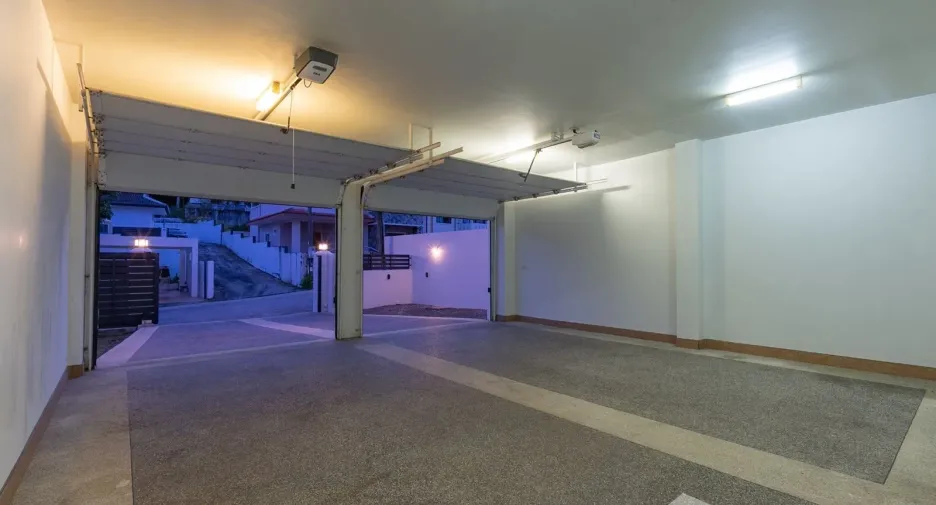 For rent 5 bedrooms villa in Kathu, Phuket