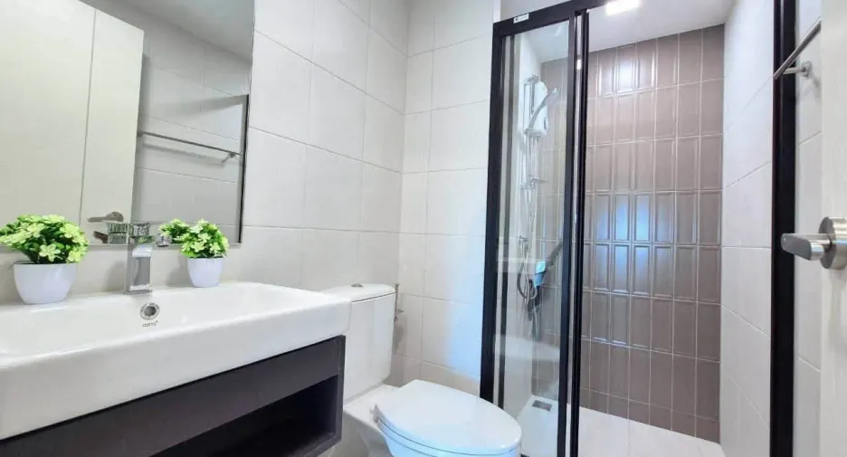 For rent 1 bed condo in Khlong Luang, Pathum Thani